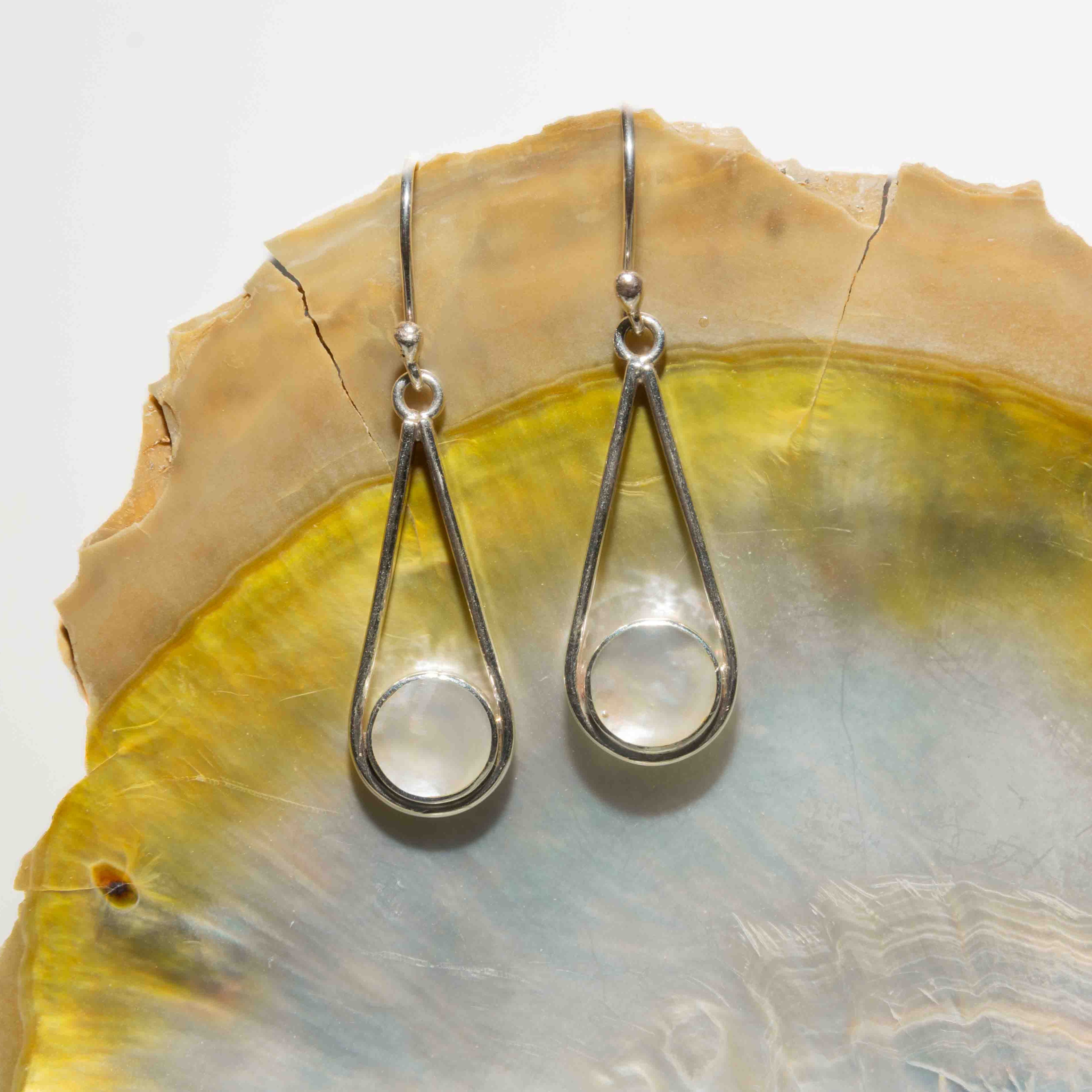 Mother of pearl and silver 950 drop earrings