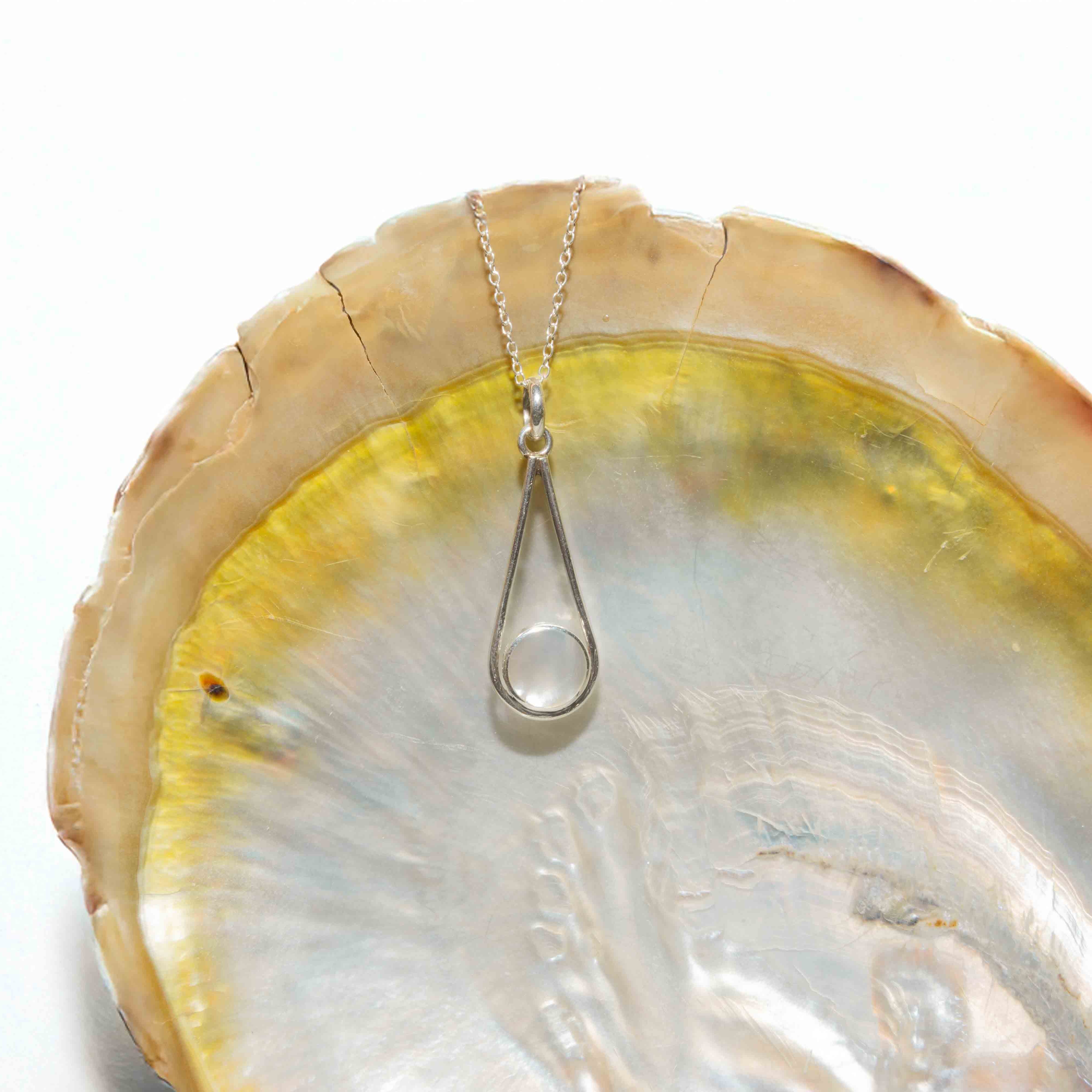 Mother of pearl and silver 950 drop necklace