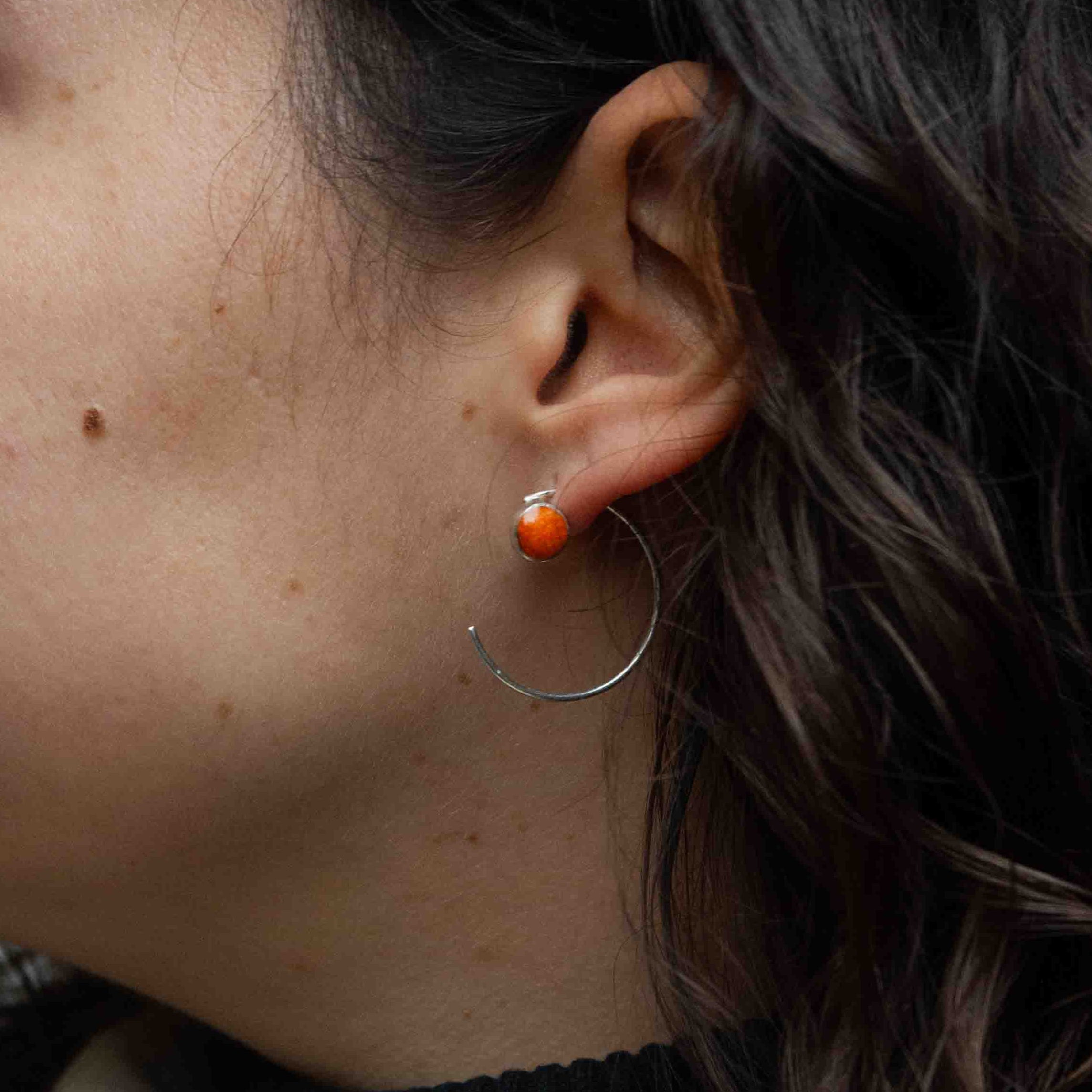 Orange spondylus and silver 950 open hoops earrings